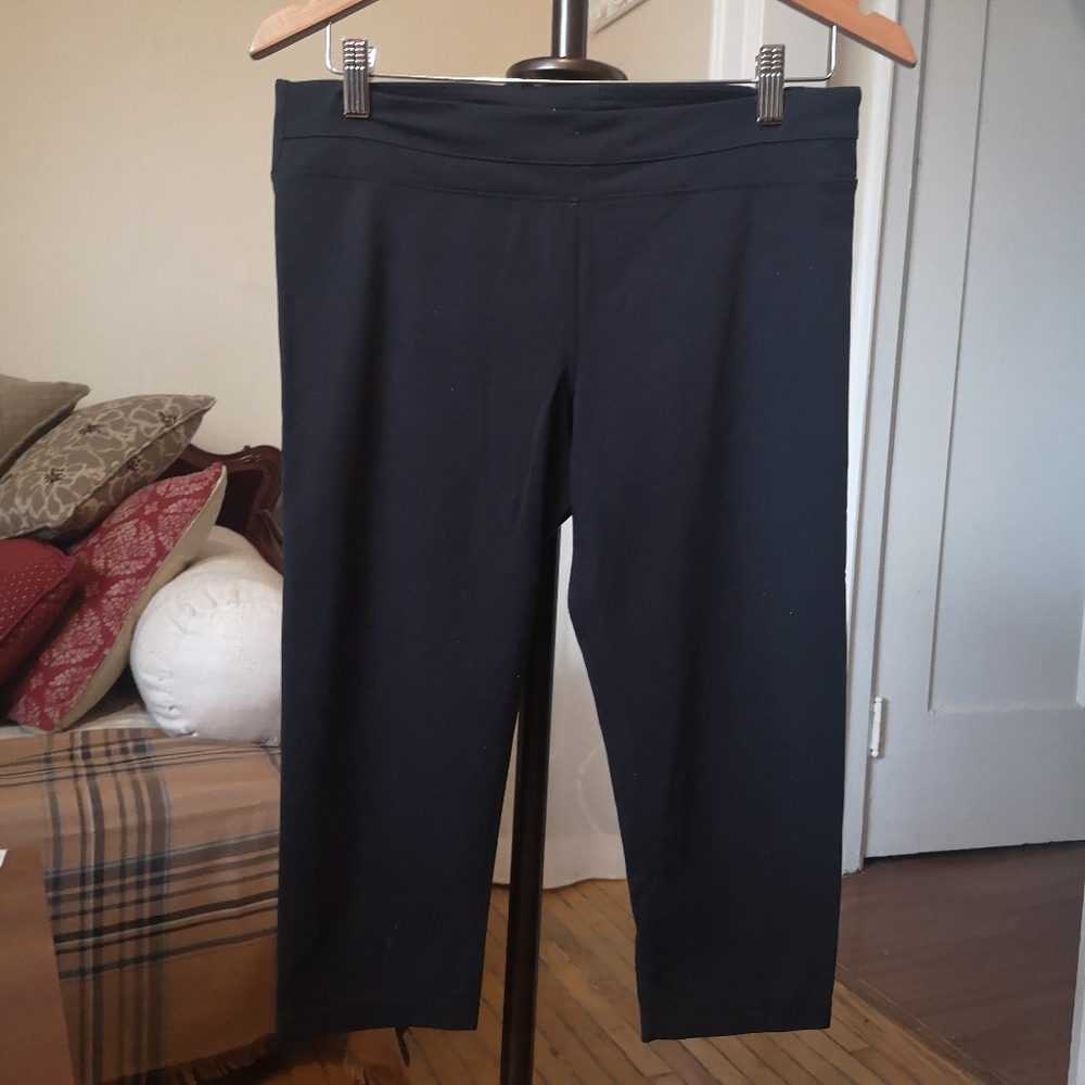 3/$20 Tuff Athletics casual capri yoga pants